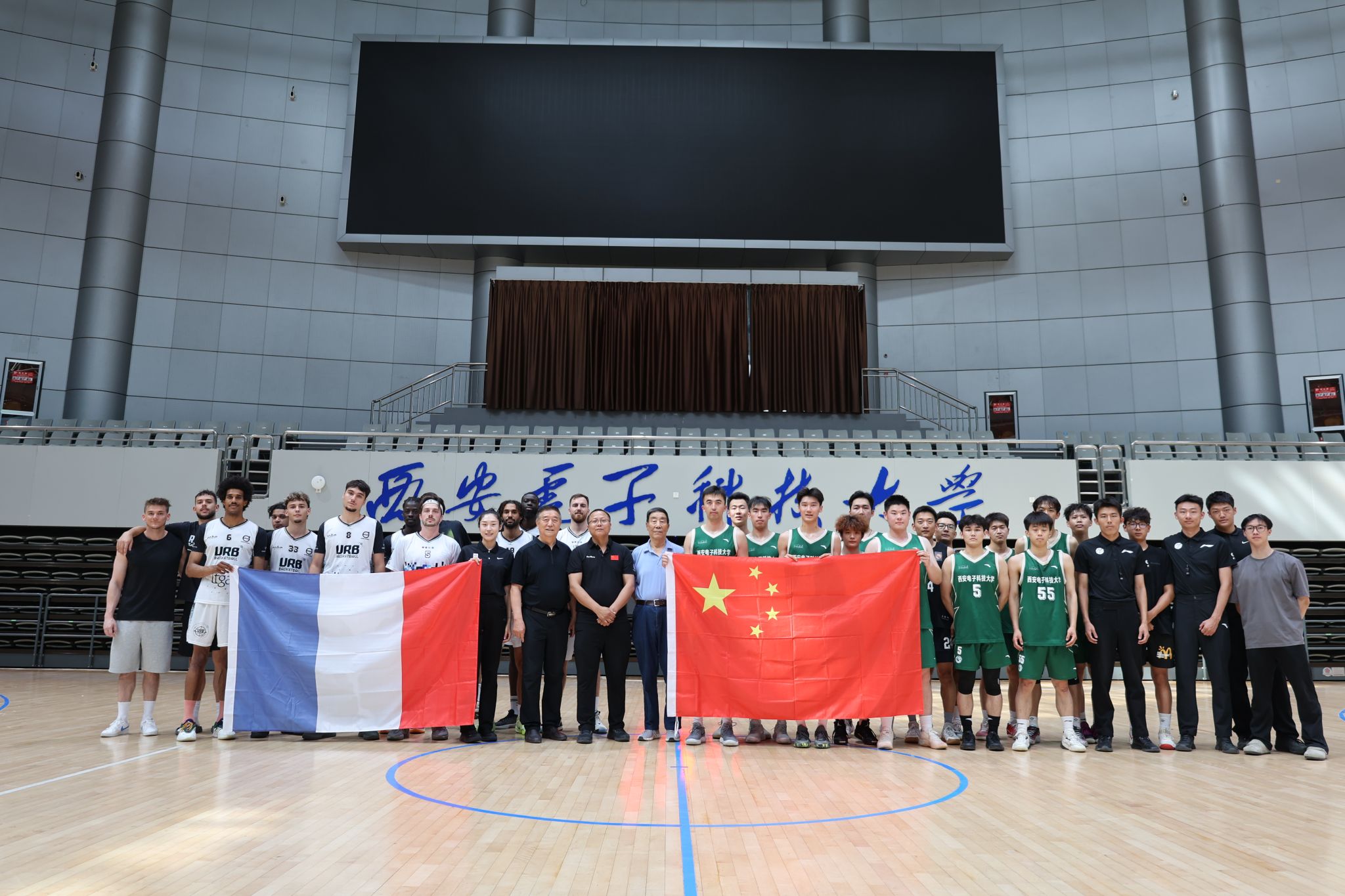 在多点位 在多点位